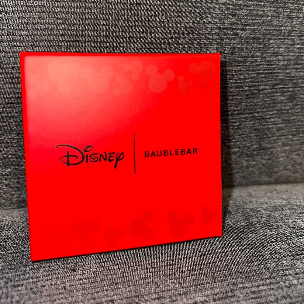✨🆕 Disney Christmas Baublebar Earrings - Picture 3 of 4